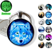 Load image into Gallery viewer, Glow In The Dark Wolf Key Chain Key Rings Holder Luminous Wolf Head Keychain Men Jewelry Gift