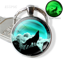 Load image into Gallery viewer, Glow In The Dark Wolf Key Chain Key Rings Holder Luminous Wolf Head Keychain Men Jewelry Gift