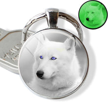 Load image into Gallery viewer, Glow In The Dark Wolf Key Chain Key Rings Holder Luminous Wolf Head Keychain Men Jewelry Gift